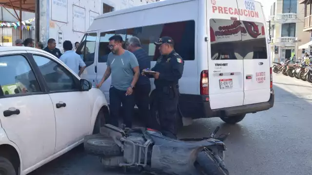 El conductor de la motocicleta resultó con lesiones y una crisis nerviosa tras el incidente