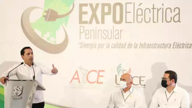 Mauricio Vila inició con la conferencia en la Expo Eléctrica Peninsular