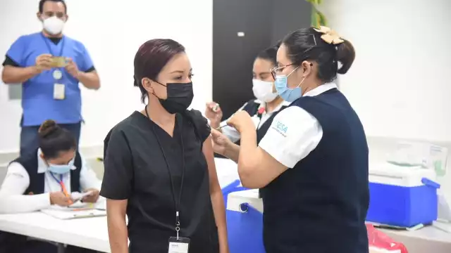 La primera carga de vacunas ya se aplicó en su totalidad, abarcando 4 mil 875 dosis