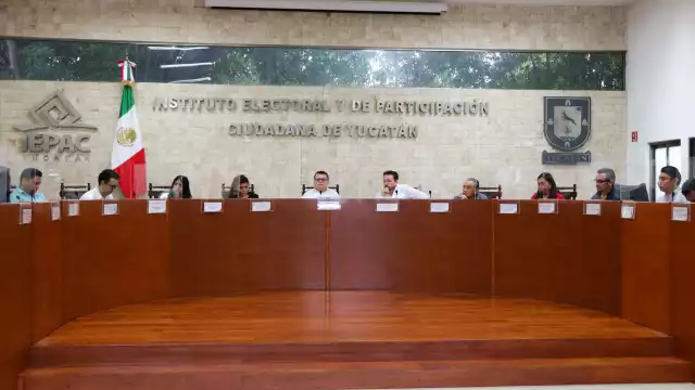 En los comprobantes, el concepto del pago consiste en “Servicio de creación de guión, producción y edición de un cortometraje”