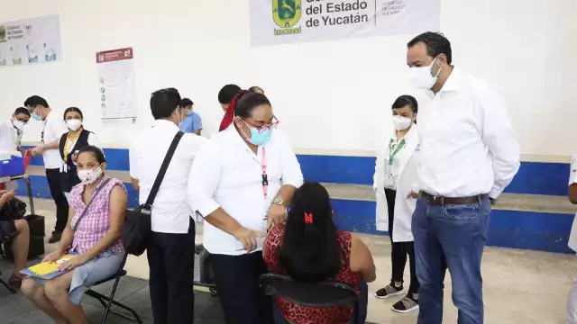 Respecto a la jornada de vacunación de personas de 40 a 49 años el titular de la SSY reportó que en la jornada de ayer viernes se aplicaron un total de 37,973