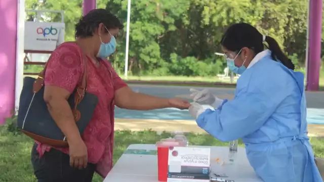 Las personas siguen asistiendo a realizarse la prueba rápida para la detección del Coronavirus