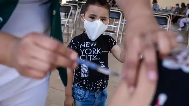 La Secretaría de Salud abrió la séptima etapa de vacunación anticovid, en la cual se inmunizará a niños de entre cinco y 11 años de edad