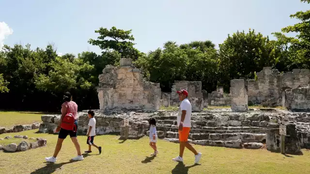 Pok-Tak-Pok y las Ruinas de El Rey; ambas ubicadas en la Zona Hotelera de Cancún