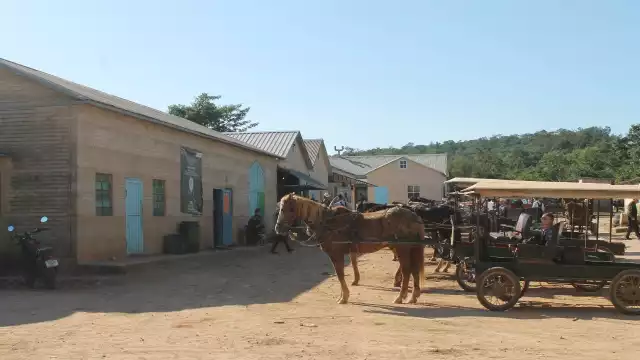 Yalnón es regida por dos gobernadores por un periodo de tres años pudiendo reelegirse