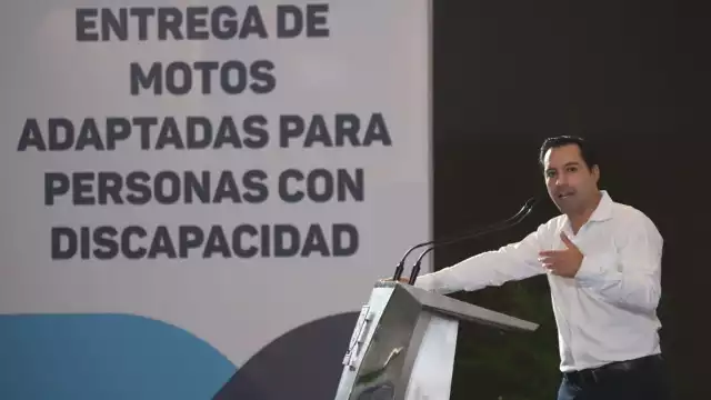 Personas con discapacidad recibieron motocicletas