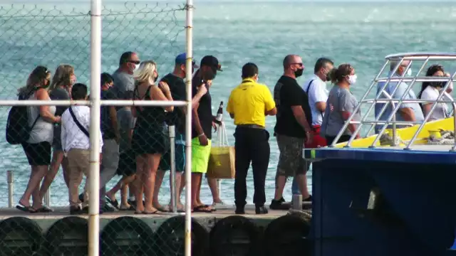 El abordaje a los ferrys se mantuvo con cantidades respetuosas