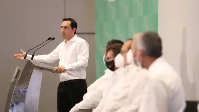 El Gobernador Mauricio Vila Dosal y representantes de ocho empresas anunciaron una inversión para el estado de más de 2,800 millones de pesos