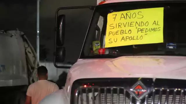 Una vez que constataron la llegada de los pagos empezaron a retirarse Foto: Erick Marfil