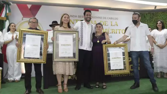 Los ciuadano fueron reconocidos con el galardon de Ciudad del Carmen. Foto: Gerardo Can Dzib