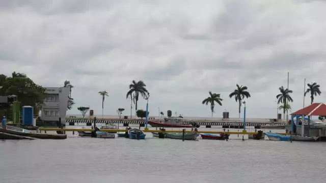 Actualmente la laguna de Bacalar se mantiene abierta la navegación. Foto: Luis Enrique Tuz