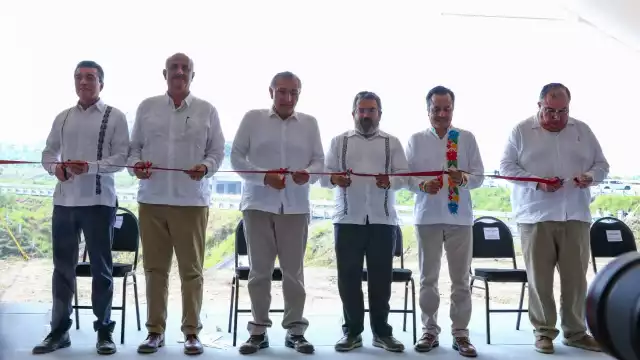 Adán Augusto, secretario de Gobernación, acudió a la inauguración de la obra federal