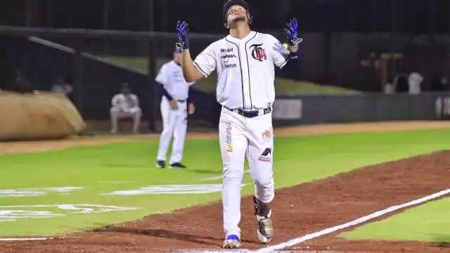 Los melenudos tomaron la manija del duelo desde el primer episodio