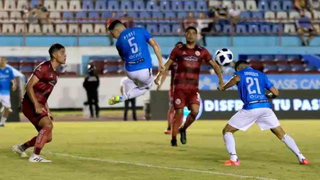 La “Ola” sumó los tres puntos en casa y se metió entre los 11 primeros lugares de la tabla con siete