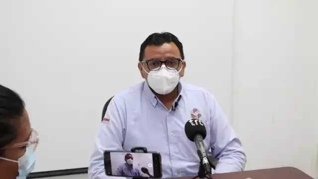 El jefe del departamento de Vectores y Zoonosis, Juan Octavio Ávila López, informó sobre los casos de Dengue en Campeche. Foto: Lucio Blanco