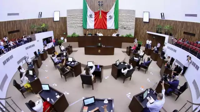 La reforma aprobada en el Congreso local planteaba el retiro forzoso de magistrados al cumplir 30 años de servicio y reducir su “haber de retiro”