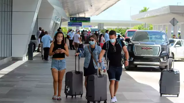 El Aeropuerto Internacional de Cancún espera la llegada de más de 200 vuelos este 23 de agosto