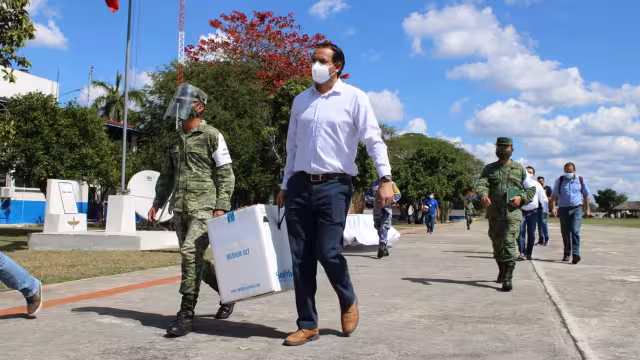 Elementos del Ejército Mexicano jurisdiccionales a la 32/a. Zona Militar proporcionaron apoyo en recepción y distribución de dichos insumos