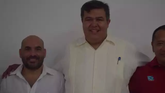 El nuevo directivo (i) señaló el peligro que corre el pulpo local si continúa el furtivismo