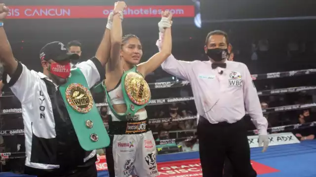La “Cobrita” desplegó un plan de pelea inteligente, cortando toda intención de la “Barby” de recurrir a su estilo ofensivo. Foto: Martín Chi