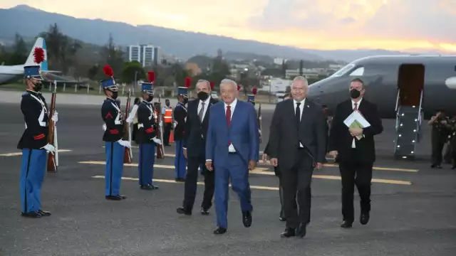 AMLO continúa su gira por Centroamérica