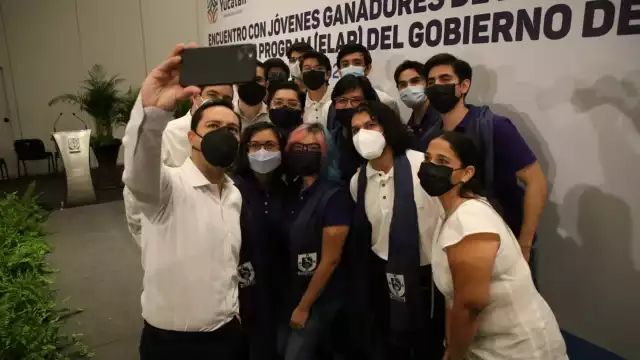 Los estudiantes son alumnos de la Universidad Tecnológica Metropolitana (UTM) y de la Universidad Politécnica de Yucatán (UPY)