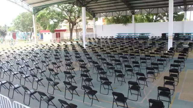 La jornada de vacunación se lleva a cabo en el domo del Parque de Las Casitas en Chetumal