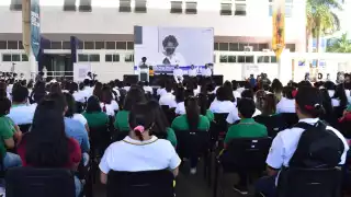 Celebran Expo Universitaria de Profesiones en la Universidad Autónoma de Campeche