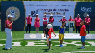 Inauguran 46 canchas deportivas en Q. Roo; forman parte del programa federal Mundial Social