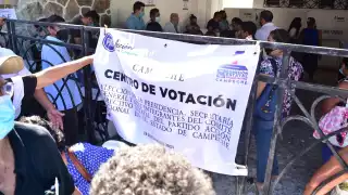 Más de tres mil personas llegaron a votar