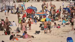 Cerca de las vacaciones de invierno, la afluencia turística en Cancún aumentó, pues el número de vuelos en fin de semana supera los 500