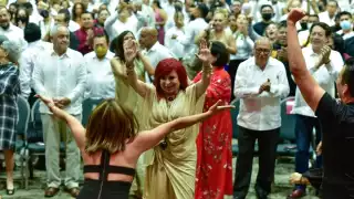 Layda Sansores rindió, una semana después de lo marcado, su primer informe de gobierno