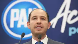 Marko Cortés critica a diputado por su pasado priísta