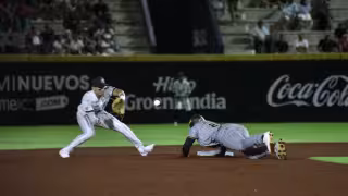 Rugen los Tigres en Cancún y vencen a Leones con brillante pitcheo de Julio Robaina