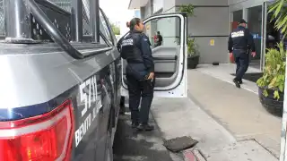 Robo millonario al interior de vehículo en Plaza La Roca de Cancún; Fiscalía inicia investigaciones