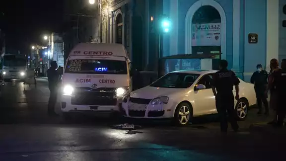 Ambos vehículos terminaron colisionando Ambos vehículos terminaron colisionando