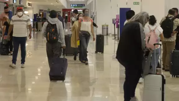 En el vuelo de las 08:05 de VivaAerobus se espera llegue el equipo Leones de Yucatán En el vuelo de las 08:05 de VivaAerobus se espera llegue el equipo Leones de Yucatán