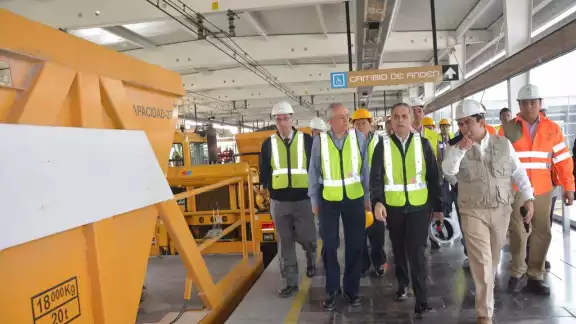 Miguel Ángel Mancera, durante un recorrido en la Línea 12