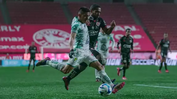 León cae en territorio fronterizo 2-0 León cae en territorio fronterizo 2-0