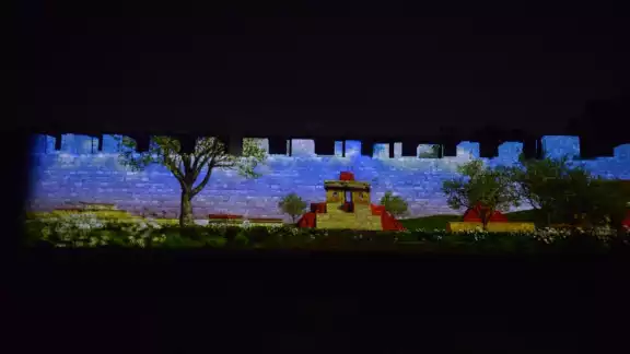 Dzibilchaltún se viste de misticismo con la inauguración del espectáculo Paso de la Luz Dzibilchaltún se viste de misticismo con la inauguración del espectáculo Paso de la Luz