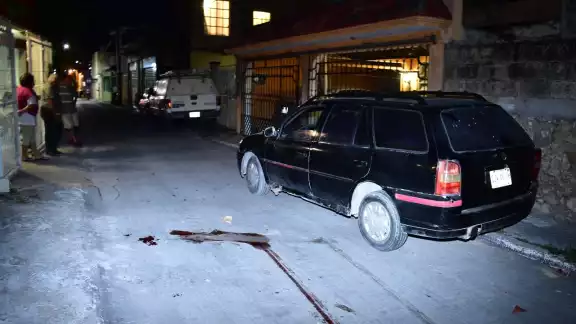 El hombre fue arrastrado por varias cuadras El hombre fue arrastrado por varias cuadras