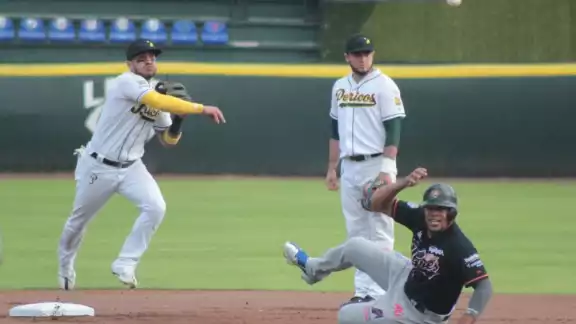 Los Pericos de Puebla se llevaron la serie ante los Tigres de Quintana Roo. Foto: Martín Chi Los Pericos de Puebla se llevaron la serie ante los Tigres de Quintana Roo. Foto: Martín Chi