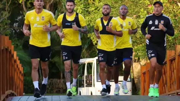 El equipo arribó una vez más al Caribe Mexicano para realizar la parte física de la preparación de cara a su debut en el torneo El equipo arribó una vez más al Caribe Mexicano para realizar la parte física de la preparación de cara a su debut en el torneo