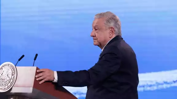 El presidente Andrés Manuel López Obrador rechazó que en su administración vaya a haber un "bono sexenal" El presidente Andrés Manuel López Obrador rechazó que en su administración vaya a haber un "bono sexenal"