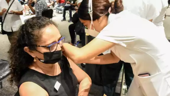 La semana pasada, el martes 11, se inició la aplicación de las vacunas contra el coronavirus para personas de 50 a 59 años La semana pasada, el martes 11, se inició la aplicación de las vacunas contra el coronavirus para personas de 50 a 59 años