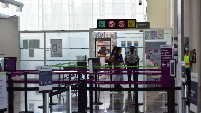 Las personas tuvieron que esperar por sus vuelos más tiempo del acordado