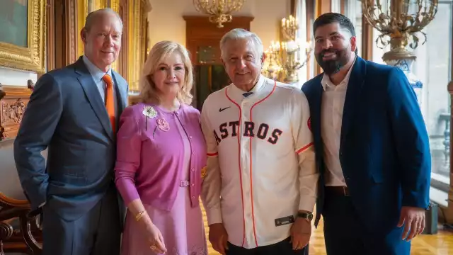 AMLO sostiene reunión con directivos de equipos de béisbol