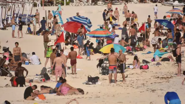 Cerca de las vacaciones de invierno, la afluencia turística en Cancún aumentó, pues el número de vuelos en fin de semana supera los 500