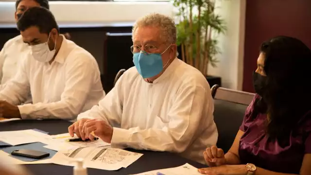 Los alumnos decidirán donde comprar sus uniformes