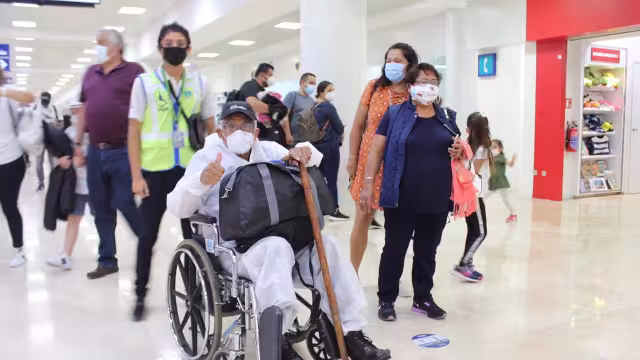 "No me molesta que me tomen fotos, al contrario, me siento famoso" comentó Don Luis